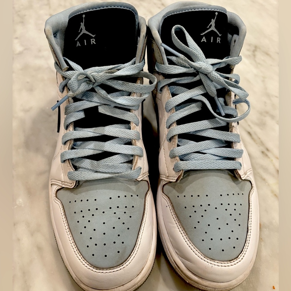 Authentic blue Jordan 1’s men’s size 10